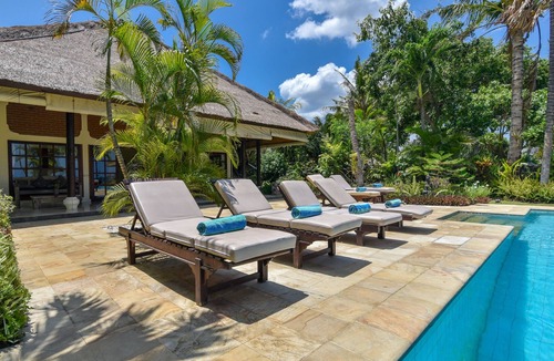Dencarik Villa | Modern, Luxury and Spacious Beach front Villa with Private Pool & Staff