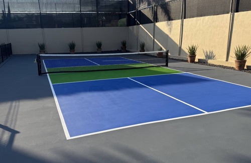 San Antonio Tlayacapan House | Modern 2 Bed Retreat-Great Location-Patio-Gym-Pickleball Court-Golf Cart-Scooter