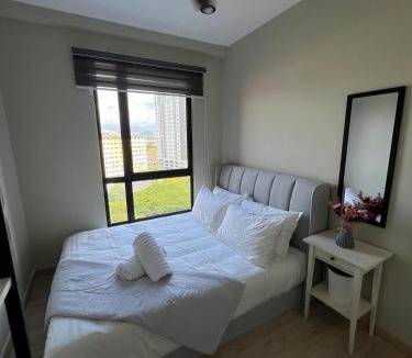 Ipoh Apartment | Modern Two Bedroom Ipoh City Apartment with Pool, Gym and Free Parking