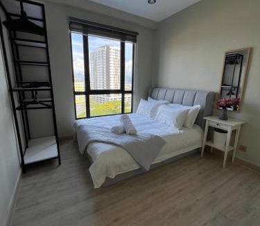 Ipoh Apartment | Modern Two Bedroom Ipoh City Apartment with Pool, Gym and Free Parking