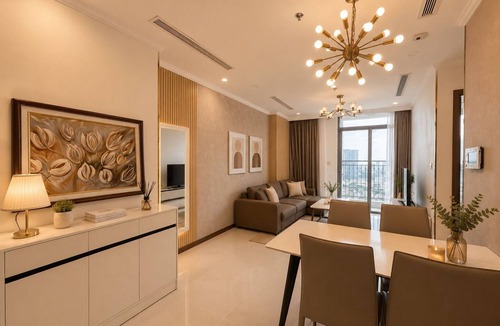 Hang Xanh Apartment | Modern Vinhomes 1BR Near Downtown