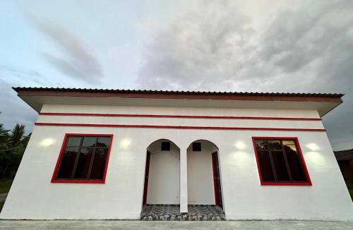 Parit Sakai House | Moja Homestay