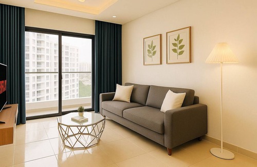 Son Tra Condo | Monarchy Luxury 2-bedroom Apartment with AC, WiFi in Đà Nẵng - By Charm Homestay