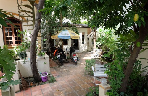 Tran Phu Beach House | Moon house - East side