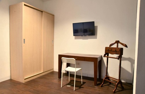 Cilandak House | Motel ∙ 8 guests