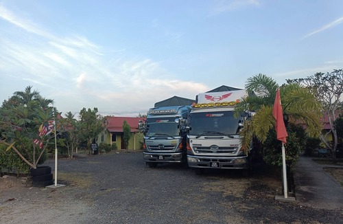 Lubok Buaya Hotel | Motel Aurora Damai