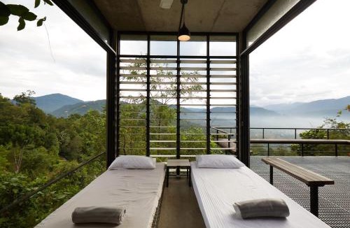 Hulu Selangor House | Mountain View Getaway House with Pool Lauhaus 1