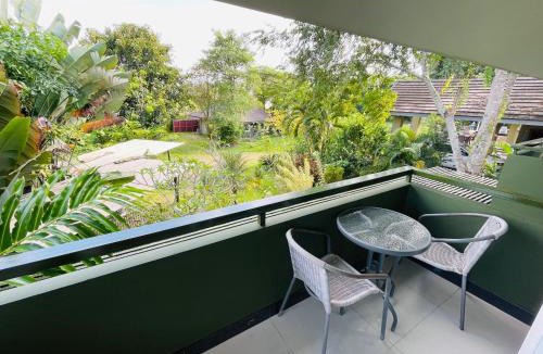 Doi Hang House | Mountain View Pool Apartment