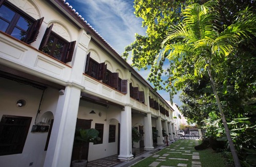 Chinatown Hotel | Muntri Grove