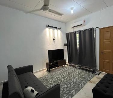 Ijok House | Mus Lim Homestay Aqil Bandar Puncak Alam