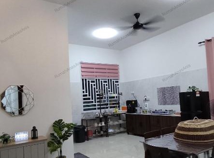 Malacca City House | MUSLIM ONLY-Rumah Anas Anis Homestay with Pool