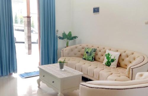 Sleman House | Mutiara Balecatur Guest House