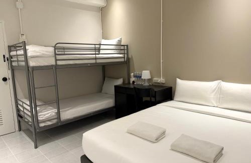 Chana Songkhram Hostel | My House Guesthouse & Restaurant