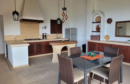Zihuatanejo Condo | My Zihua Dream is a PENTHOUSE CONDO just steps from La Ropa Beach, 2 BR 3.5 BA