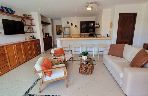 Zihuatanejo Condo | My Zihua Dream is a PENTHOUSE CONDO just steps from La Ropa Beach, 2 BR 3.5 BA