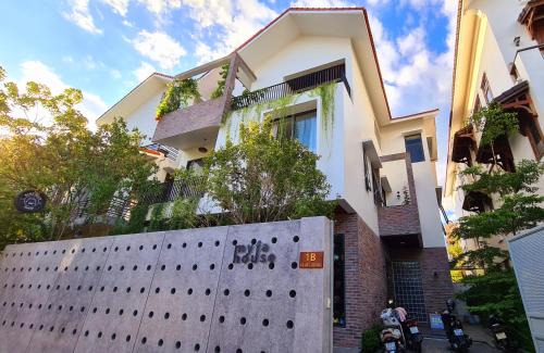 Hue City Centre House | MyFa House