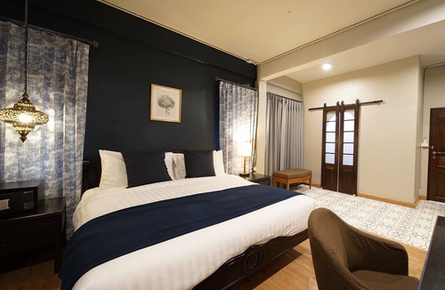 Bangkok Noi Hotel | Na Vayla PaPlern