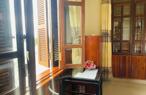 Hue City Centre Hotel | Nam Phương Riverside Villa