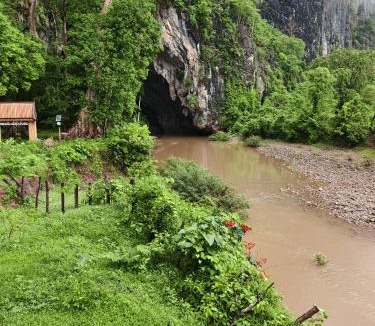 Kong Lor House | Namnoncave Resort