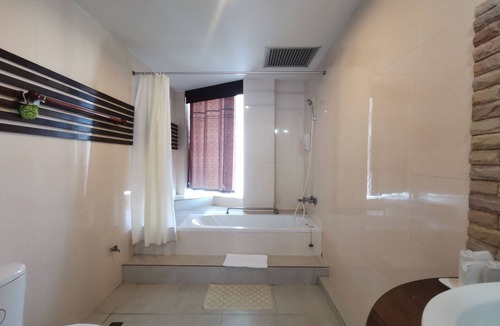 Chumphon Hotel | Nana Buri Hotel
