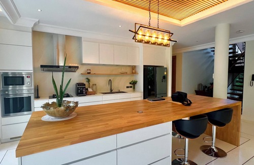 Bang Sare Villa | Natural Villas - Front Beach Luxury 3 bedrooms Villa Private pool Na Jomtien