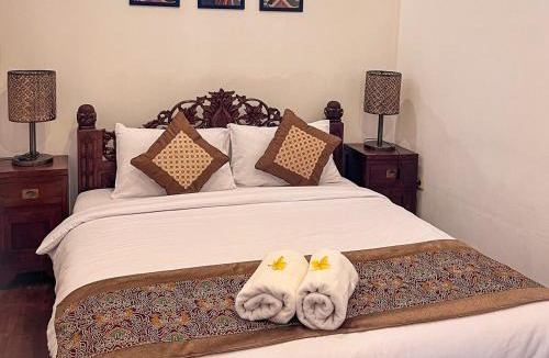 Solo City Centre Villa | Ndalem Srigading Villa Solo Entire Villa