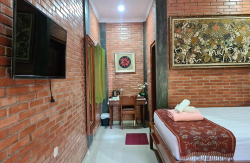 Yogyakarta House | Ndalem Suryo Saptono Guest House