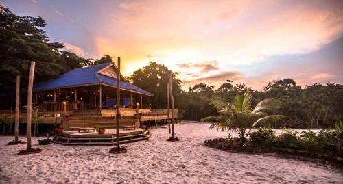 Koh Rong Hostel | Nest Beach Club
