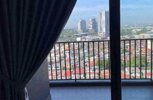 Kampung Bukit Dukong Apartment | Netizen near MRT Couple Balcony Suite #31
