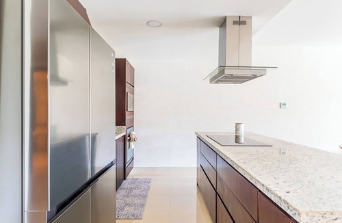 Puerto Juarez Apartment | NEW 2BR Swim-Up at Mareazul Resort – Sleeps 6 | Casa Bellissima