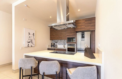 El Tezal Apartment | New 3 Bedroom Luxury Condo.