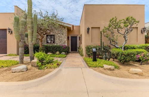 Cabo San Lucas House | NEW 4-Bedroom Oversized Casita with Pool/Jacuzzi, sleeps 10, spectacular golf