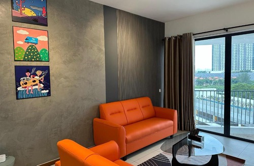 Seri Tanjung Pinang Apartment | NEW 4Queen Bed 3 Room 2CP near Gurney with tvbox and KTV Set