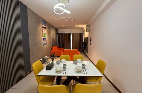 Seri Tanjung Pinang Apartment | NEW 4Queen Bed 3 Room 2CP near Gurney with tvbox and KTV Set