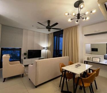 Mont Kiara Apartment | New Arcoris 6 Pax 2 BR with Pool View Mont Kiara - BOHO
