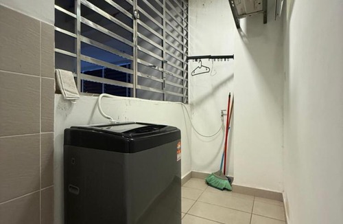 Setia Tropika Apartment | New Cozy 3BR 4Bath Spacious Centra Residences at Dato ONN With Pool Gym Balcony
