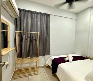Tebrau Apartment | New! Cozy Cottage 3BR Suite - Austin Height 10pax