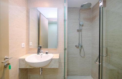 Pantai Indah Kapuk Apartment | New Furnished 1BR Apartment at Gold Coast near PIK By Travelio