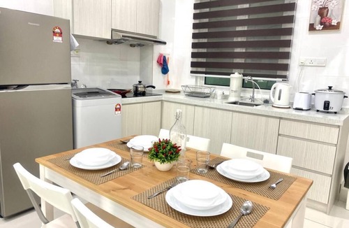 Kuala Lumpur Apartment | New Home 2R3B for 6 pax/KLCC view/8 Min to KL City/Free WIFI