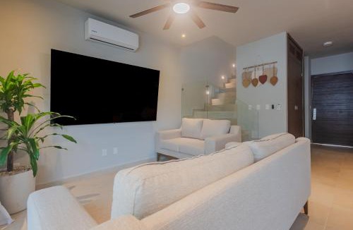 Puerto Juarez House | New House in Selvanova Coto 10, Playa del Carmen