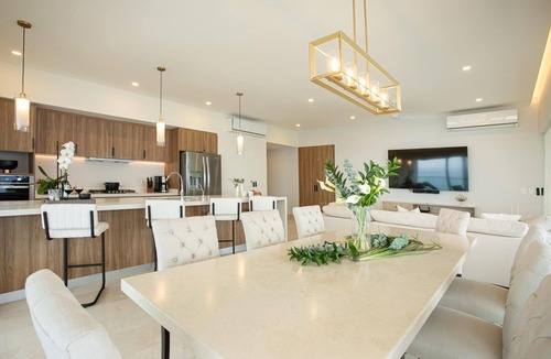 Las Glorias Condo | New Large 4 Bedroom & 4 Bathroom Beachfront Condo Puerto Vallarta Harbor 801