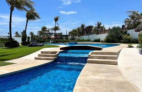 Boulevard Barra Vieja House | New Modern Acapulco Diamante House Getaway with Pool View and Beach Club