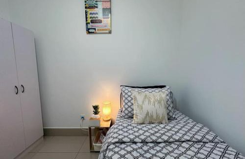 Salak South Apartment | NEW Razak City Residence 4pax 3R3B