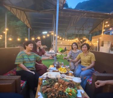 Kim Boi Villa | Nhà Bên Suối Retreat