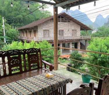Trung Khanh House | Nhà Cổ Bản Giốc Homestay - Làng đá Khuổi Ky
