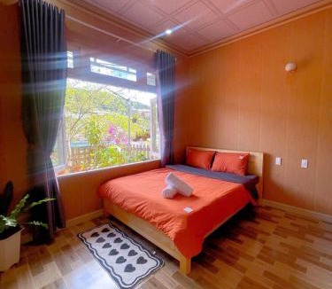 Phuong 10 Ski Chalet | Nhà nắng xinh
