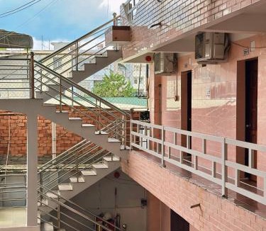 Long Thanh House | Nhà Nghỉ Quỳnh Hương - Quynh Huong Hostel