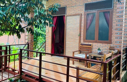 Quan Tom House | Nhà Nghỉ Vượn Hót