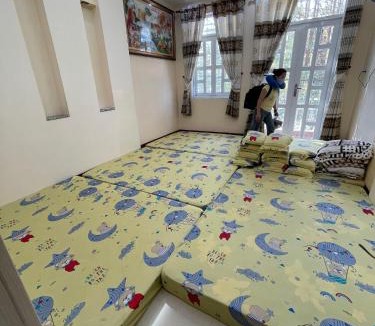 Nui Sam Hostel | Nhà trọ Hữu Đặng, gần Miếu Bà Chúa Xứ Núi Sam