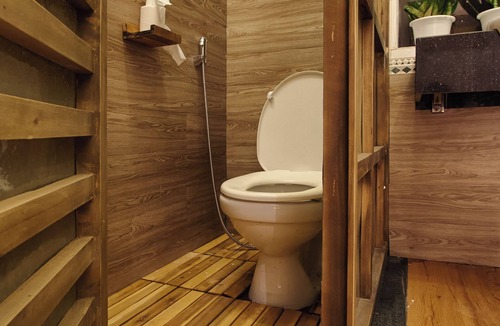 Hai Ba Trung Apartment | Nhem - Street view rustic WOODEN HOME at the heart of Hanoi